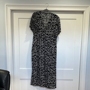 EUC BloomChic Black and White Floral Midi Dress Size 18/20